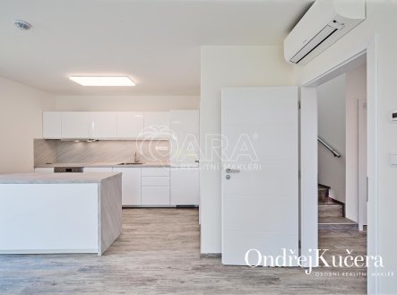 Pronájem domu/vily, 130 m²