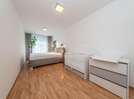 Pronájem bytu, 3+kk, 74 m²