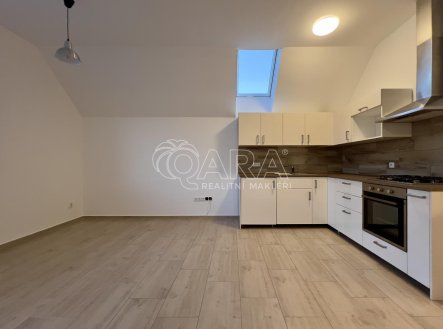 Pronájem bytu, 1+kk, 40 m²