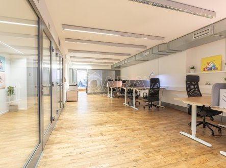 Prodej kanceláře, 335 m²