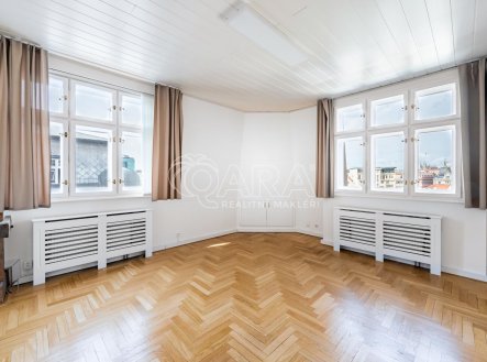 Pronájem kanceláře, 184 m²