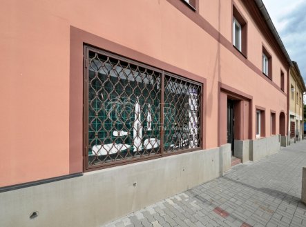 Výloha obchodu.JPG | Prodej - dům/vila, 287 m²