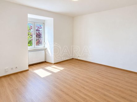 Pronájem bytu, jiný, 38 m² obrázek