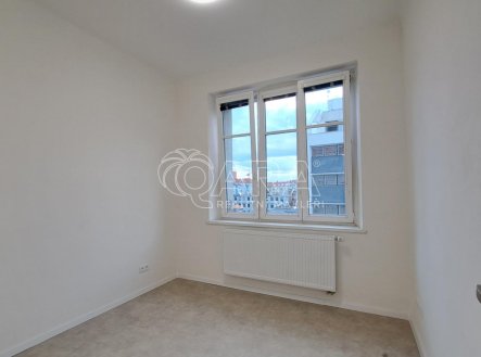 Menší pokoj | Pronájem bytu, 2+kk, 49,2 m²