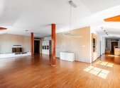 Pronájem bytu, 4+kk, 230 m²