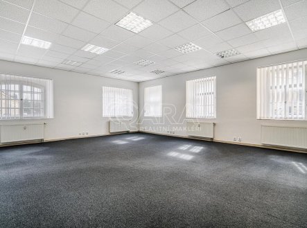 Pronájem kanceláře, 168 m²