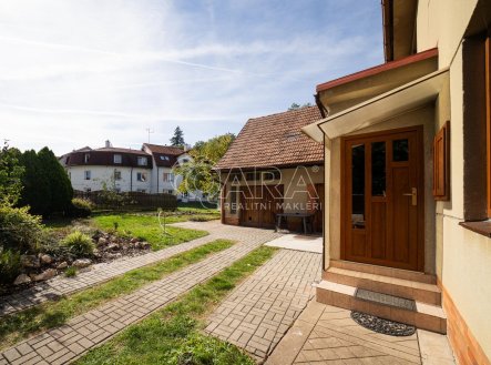 Pronájem domu/vily, 250 m²