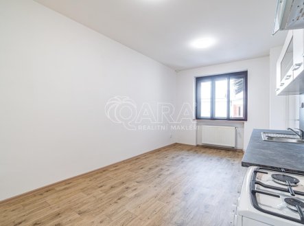Pronájem bytu, 2+1, 90 m²