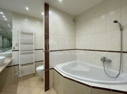 Pronájem bytu, 3+kk, 74 m²
