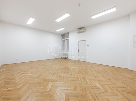 Pronájem kanceláře, 79,5 m²
