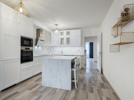 Pronájem bytu, 3+kk, 83 m²