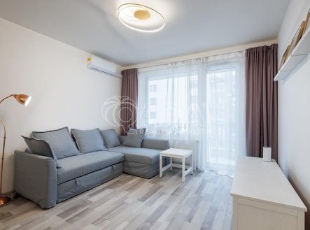 Pronájem bytu, 3+kk, 83 m²