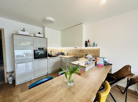 Pronájem bytu, 2+kk, 80 m²
