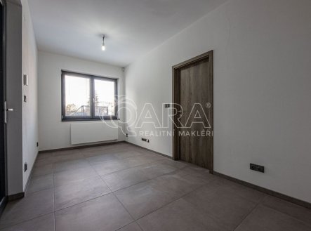 Pronájem kanceláře, 27 m²