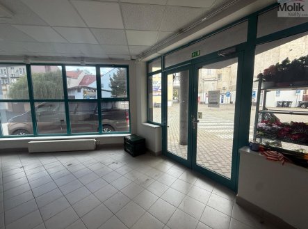 Pronájem obchodní prostory, 204 m²