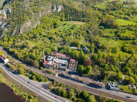 Prodej komerčního objektu, jiný, 20 000 m²