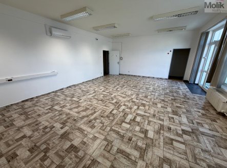 Pronájem kanceláře, 84 m²