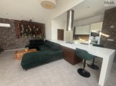 Pronájem domu/vily, 700 m²