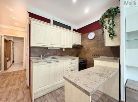 Pronájem bytu, 1+kk, 38 m²