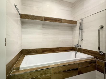 Pronájem bytu, 1+kk, 38 m²