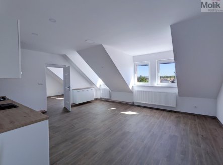 Pronájem bytu, 3+kk, 92 m²