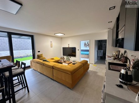 Pronájem bytu, 4+kk, 97 m²