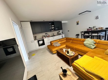 Pronájem bytu, 4+kk, 97 m²