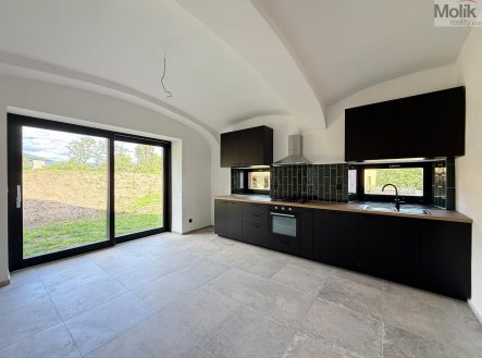 Pronájem bytu, atypický, 135 m²