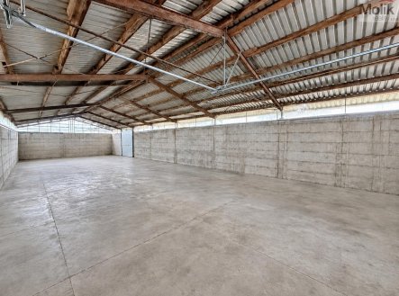 Pronájem skladu, 400 m²