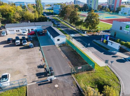 Pronájem komerčního objektu, průmyslový areál, 785 m²