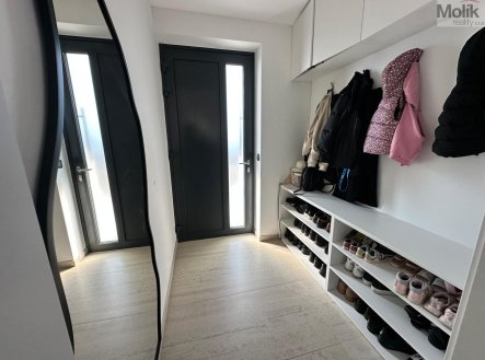 Pronájem bytu, 4+kk, 97 m²