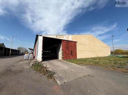 Pronájem skladu, 1 800 m²