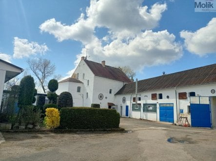 Prodej komerčního objektu, průmyslový areál, 5 836 m²