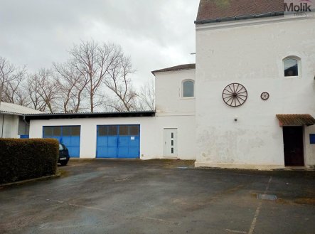 Prodej komerčního objektu, průmyslový areál, 5 836 m²