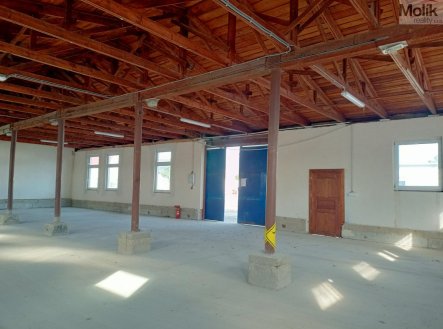 Prodej komerčního objektu, průmyslový areál, 5 836 m²