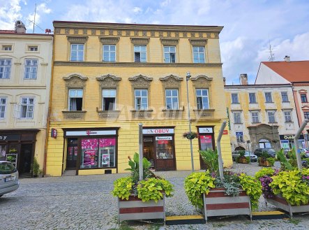 Prodej nájemního domu, 862 m²