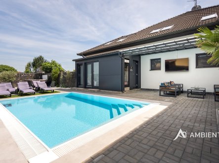 Prodej nájemního domu, 248 m²