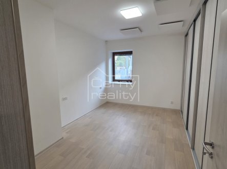 Pronájem bytu, 2+kk, 76 m²