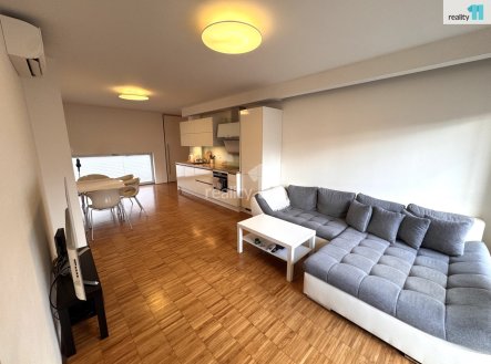 Pronájem bytu, 2+kk, 66 m²