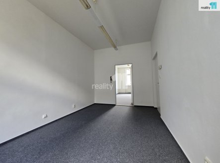 Pronájem kanceláře, 75 m²