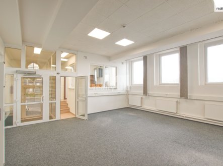 Pronájem kanceláře, 68 m²