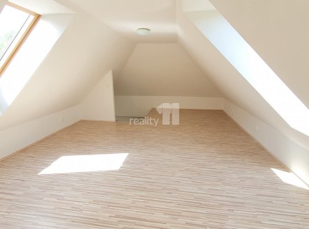 Pronájem bytu, 2+kk, 64 m²