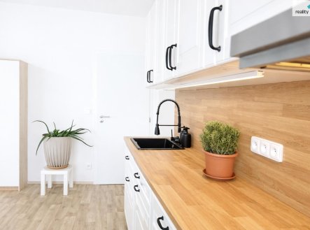 Pronájem bytu, 1+kk, 38 m²