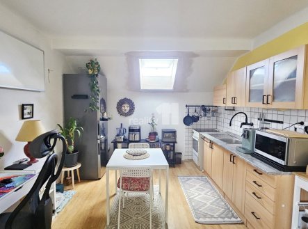 Prodej bytu, 1+1, 77 m²