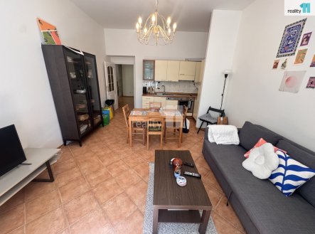 Pronájem bytu, 3+kk, 83 m²