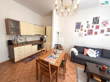 Pronájem bytu, 3+kk, 83 m²
