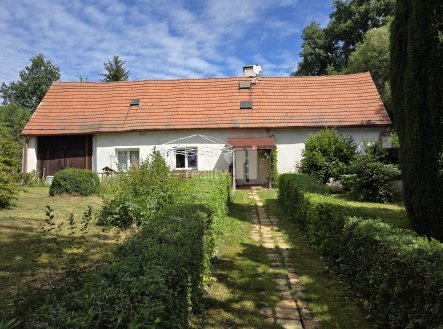 Prodej domu/vily, 2 336 m²