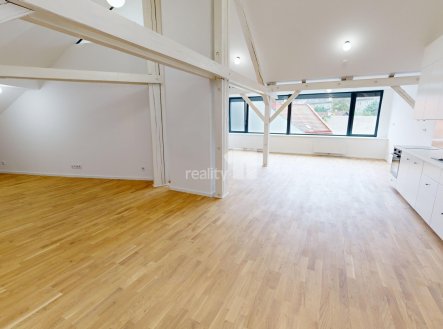 Pronájem jiné komerční nemovitosti, 151 m²