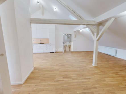 Pronájem jiné komerční nemovitosti, 151 m²