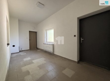 Pronájem obchodní prostory, 144 m²